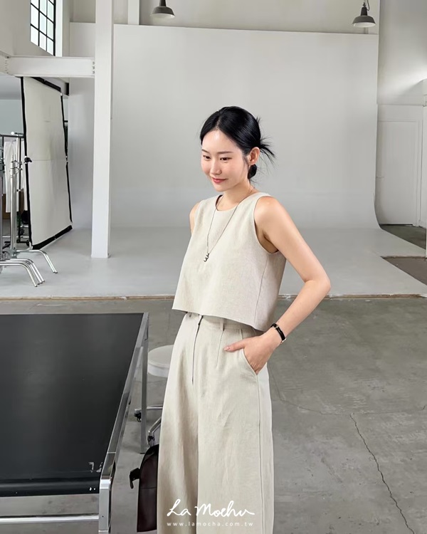 背後排釦棉麻背心